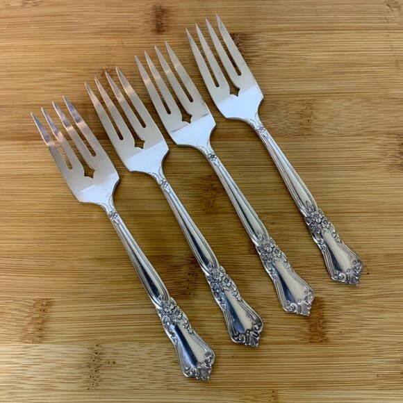 Wm A Rogers Oneida Valley Rose 1956 Set of 4 Salad Forks Silver Plate Discontinu - Picture 1 of 4